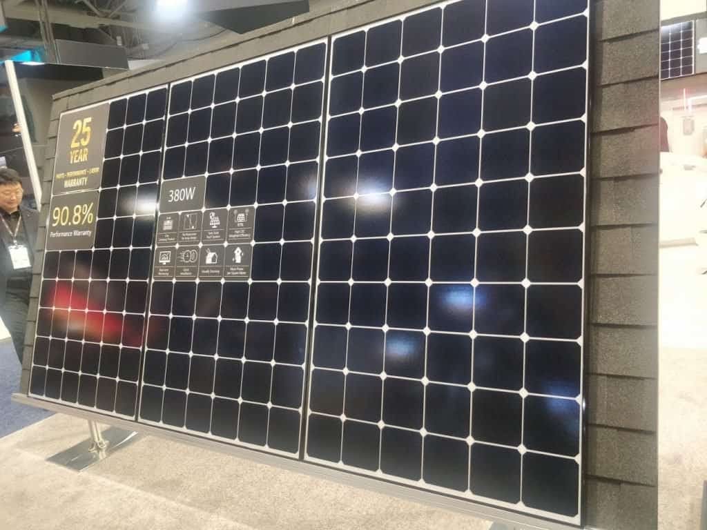 380W 60-cell panels featured at SPI 2019.
